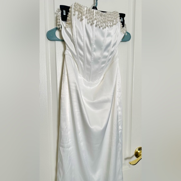 New pearl white satin Strapless Midi Dress size small - Picture 8 of 12